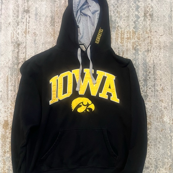 J. America Black and Yellow Iowa Hawkeyes Sweater size XL - Picture 1 of 11